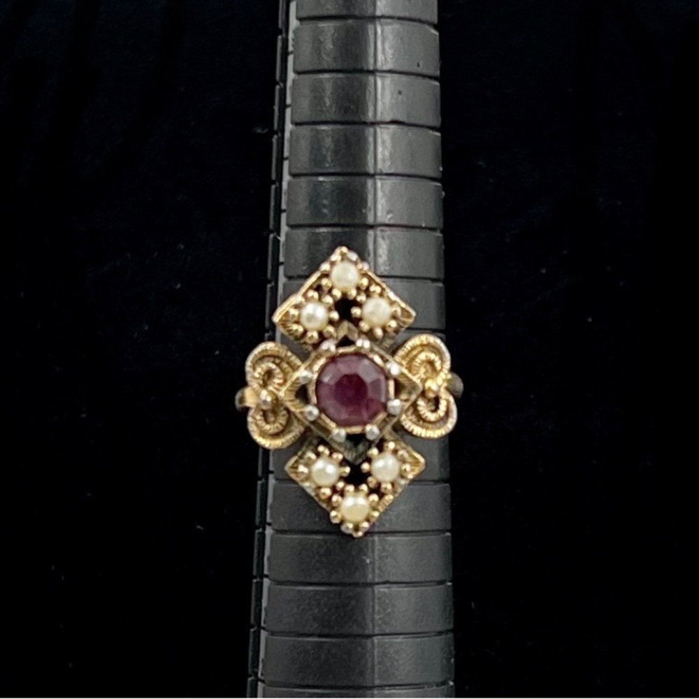 Vintage Sarah Coventry Adjustable Ring